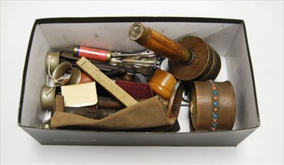 Lot 404 - A collection of miscellaneous items, to...