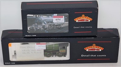 Lot 654 - A Bachmann class B1 engine and tender lined...