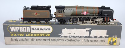 Lot 713 - A Wrenn Railways W2238 'Clan Line' engine and...