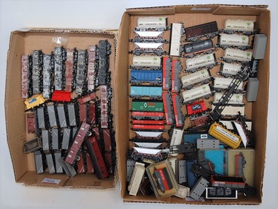 Lot 691 - Two trays containing approx 100 N gauge wagons,...