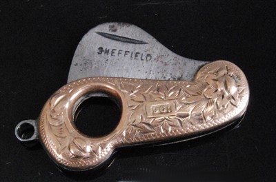 Lot 324 - A circa 1900 9ct gold pocket cigar cutter of...