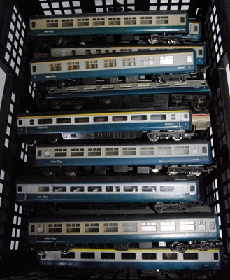 Lot 757 - 33 mixed makers BR period coaches, 9 Intercity...