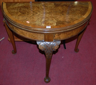 Lot 1150 - A 1930s figured walnut and crossbanded...