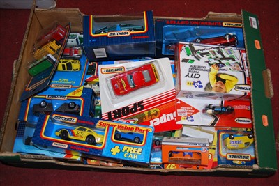 Lot 135 - A box of mainly modern issue diecast toy...