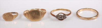 Lot 347 - A 9ct gold child's signet ring, 9ct gold...