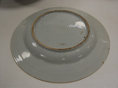 Lot 238 - A late 18th century Chinese export plate,...