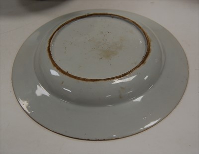 Lot 238 - A late 18th century Chinese export plate,...