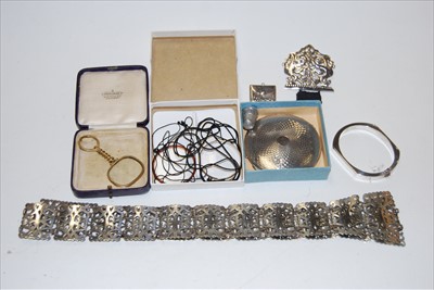 Lot 414 - A collection of miscellaneous items, to...