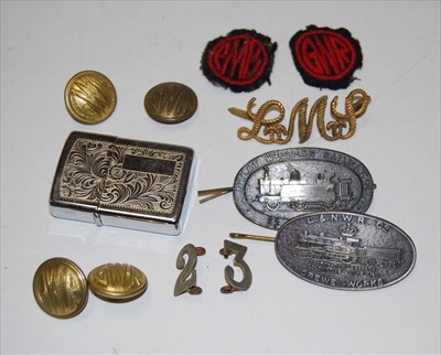 Lot 422 - A small collection of miscellaneous items, to...