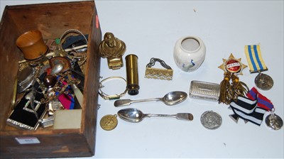 Lot 465 - A box of miscellaneous items, to include...