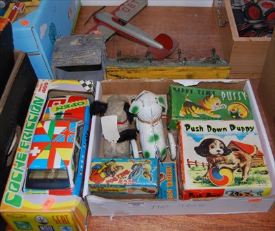 Lot 566 - Mixed toys and models to include tin plate...