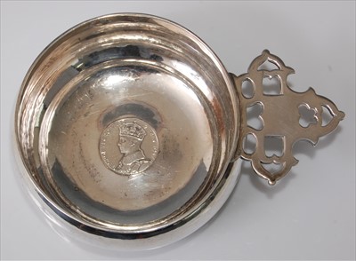 Lot 133 - A 1930s silver circular single handled...