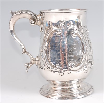 Lot 1158 - A George III silver bell shaped tankard, the...