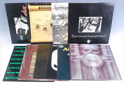 Lot 571 - A collection of vinyl LP's to include