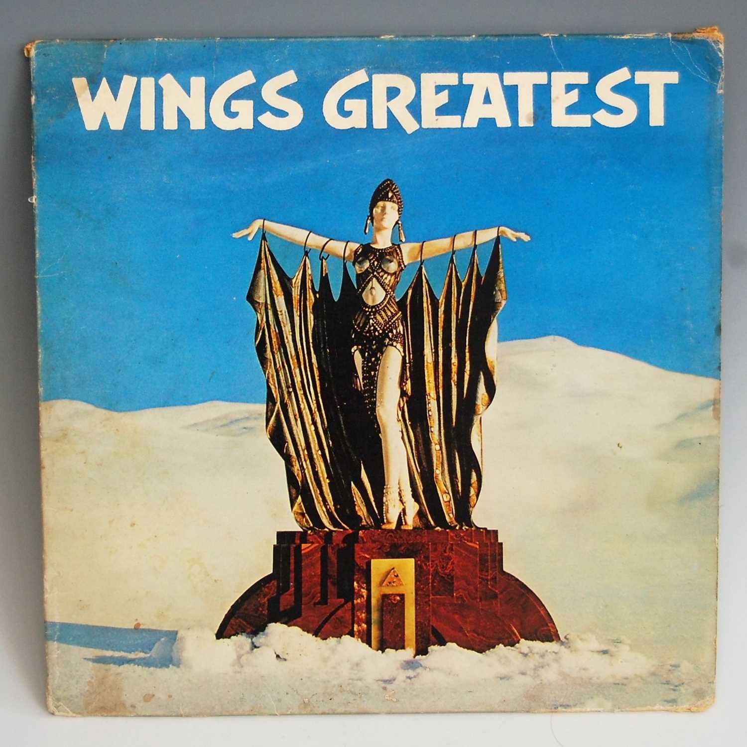 Lot 28 - Wings 'Greatest' vinyl record 1978 black label,...