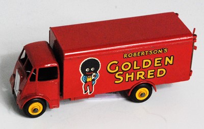 Lot 1917 - A Dinky Toys No. 919 Robertsons Golden Shred...