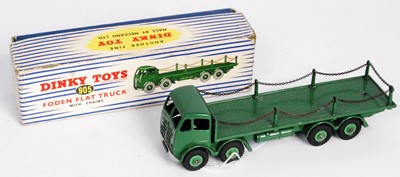 Lot 1918 - A Dinky Toys No. 905 Second Type Foden flat...