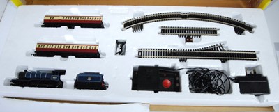 Lot 733 - Triang/Hornby R851 Freightmaster train set,...