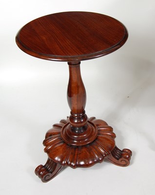 Lot 1516 - A William IV rosewood pedestal lamp table, the...