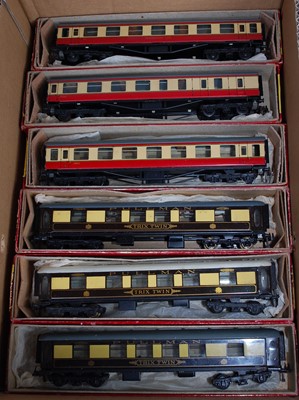 Lot 818 - Trix Twin railways - 3 Pullman cars, 2 fitted...