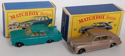 Lot 2306 - A Matchbox Regular Wheels boxed saloon diecast...