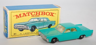 Lot 2323 - A Matchbox No. 31C Lincoln Continental...