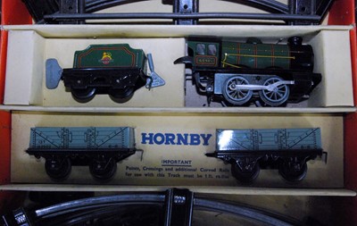 Lot 382 - Hornby post-war items:- goods set no. 20...