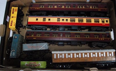 Lot 383 - Tray containing mainly Lima coaches and wagons:...