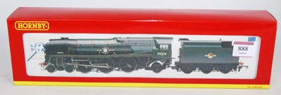 Lot 888 - Hornby R2528 BR lined green Merchant Navy...