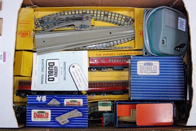 Lot 912 - Large tray containing selection of Hornby...