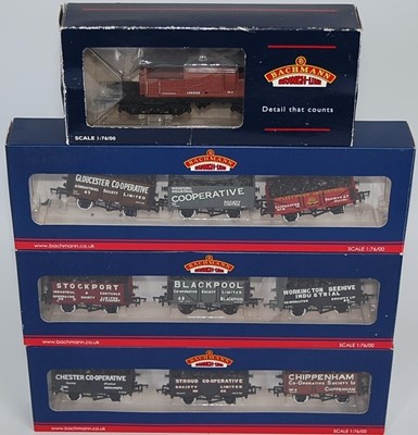 Lot 957 - Bachmann 37-076X, 37-076Y and 37-076Z...