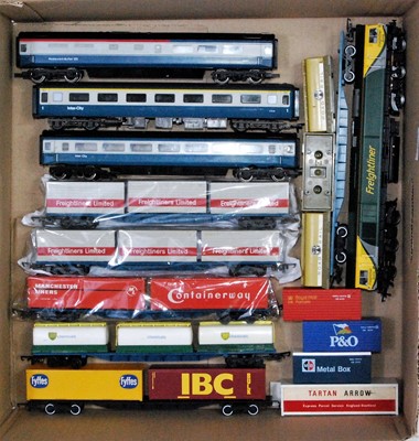 Lot 981 - Quantity of unboxed Hornby items class 66...