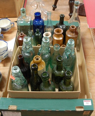 Lot 84 - A collection of assorted glass and stoneware...