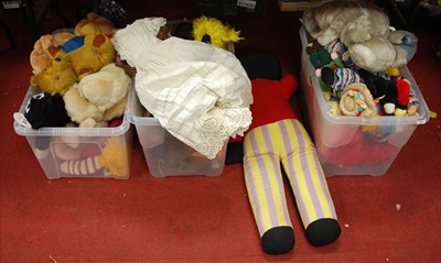 Lot 166 - Three boxes of mainly modern soft toys; and a...