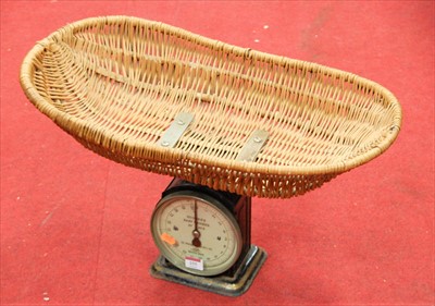 Lot 255 - A set of early 20th century iron baby scales,...