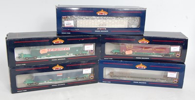 Lot 1009 - Bachmann Intermodal bogie wagons in pairs:...