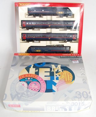 Lot 1014 - Hornby Train pack R2602 GNER 225 train 'Tam...