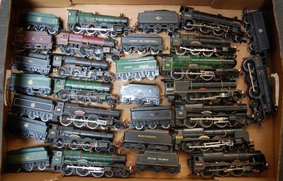 Lot 922 - Large tray containing 15 locos and tenders,...