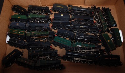 Lot 943 - Large tray containing 15 locos and tenders - 4...