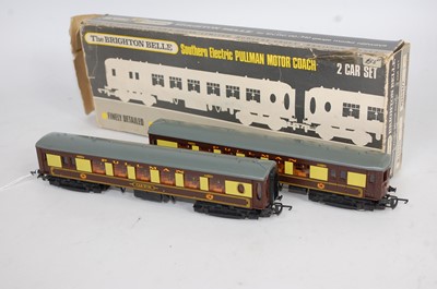 Lot 1026 - Wrenn W3006/7 Brighton Belle 2-car set, brown...