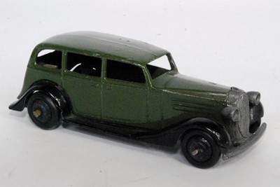 Lot 2000 - Dinky Toys Vauxhall saloon, very good early...