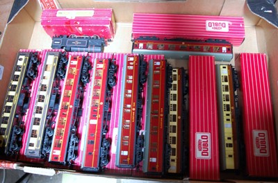 Lot 1082 - Tray containing Hornby Dublo 2217 tank engine...