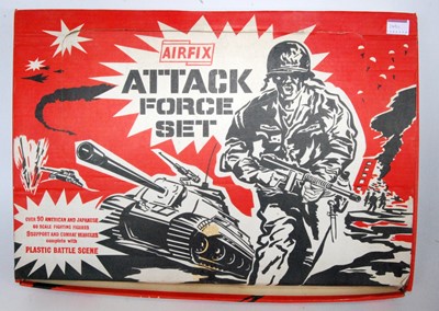 Lot 1490 - An Airfix Attack Force boxed 00 scale battle...