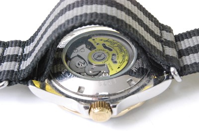 Lot 2011 - A gent's Invicta steel cased automatic...