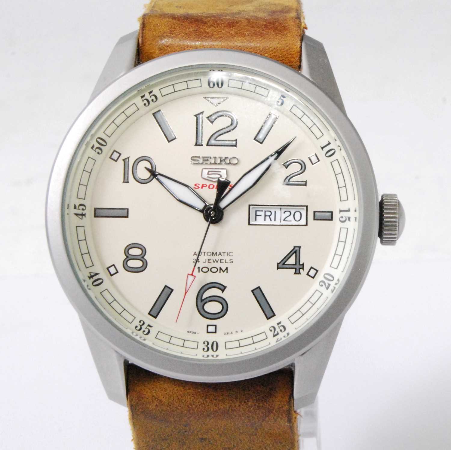 Lot 2028 - A gent's Seiko 5 Sports steel cased automatic...