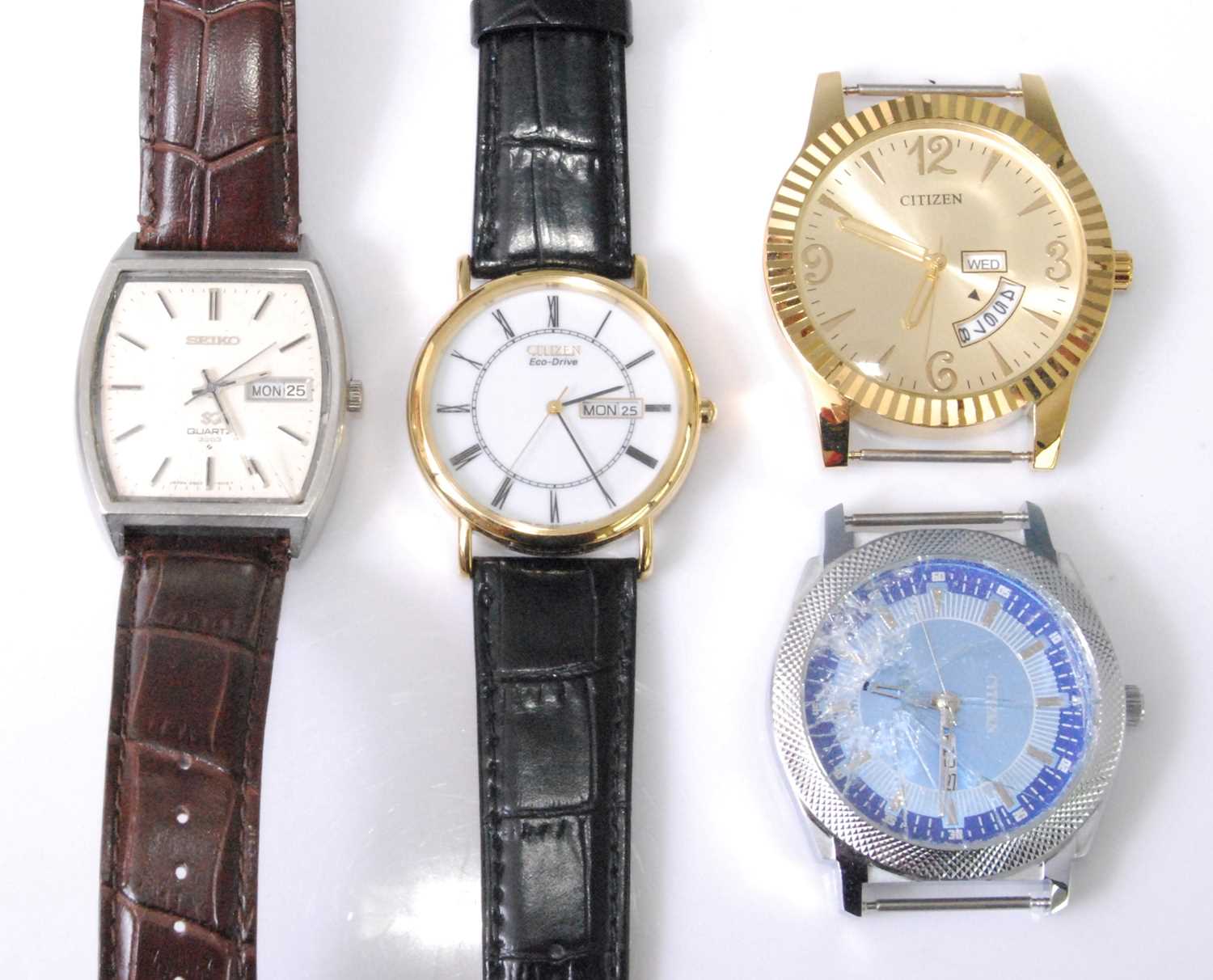 Lot 2024 - A gent's Seiko quartz steel cased wristwatch,...