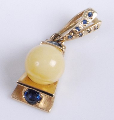 Lot 343 - A modern 14ct gold, faux pearl and synthetic...