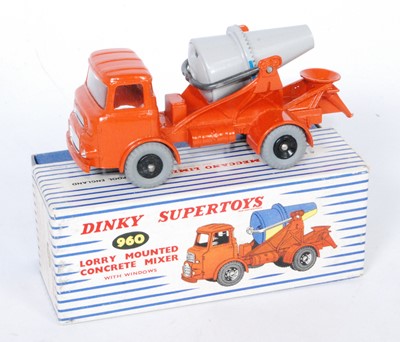 Lot 2012 - A Dinky Toys No.960 lorry mounted concrete...