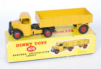 Lot 2024 - A Dinky Toys No.409 Bedford articulated lorry,...