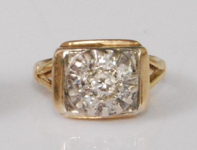 Lot 2280 - An 18ct gold diamond flowerhead cluster ring,...